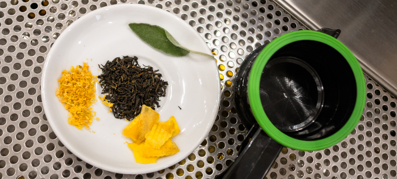 Illustration for article titled This Vacuum Brewer Infuses Your Tea (or Booze) With Almost Anything